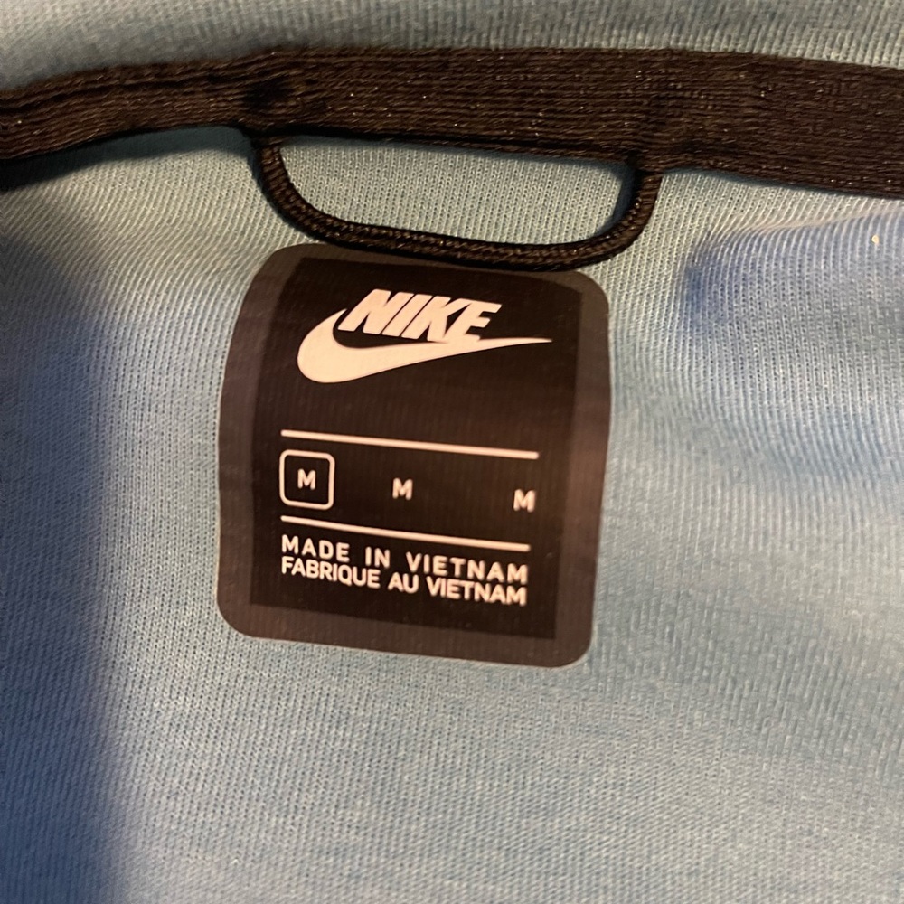 Nike tech fleece sweater